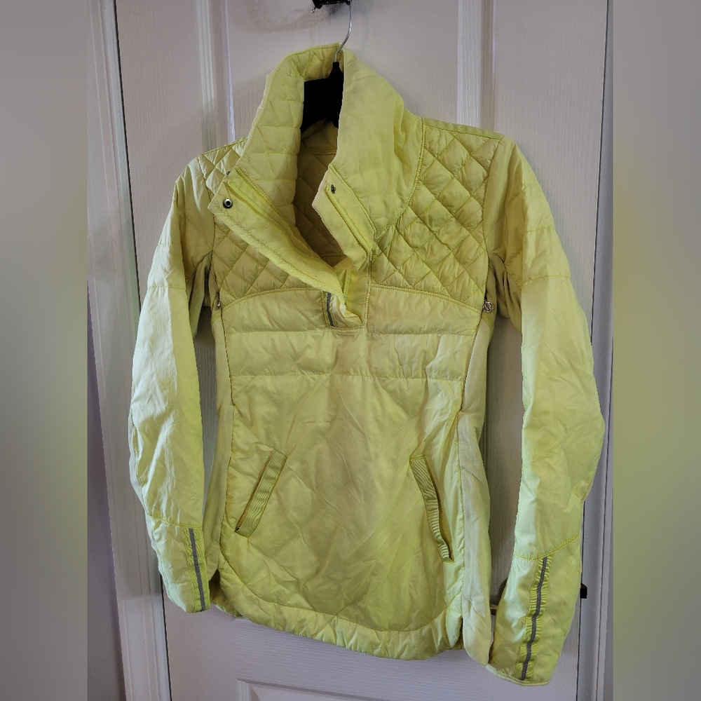 Lululemon What The Fluff Pullover Jacket Clarity Yellow Size 4 Quilted - Picture 2 of 14
